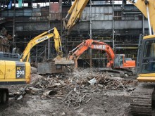Phá dỡ nhà xưởng, kho, nhà máy cũ